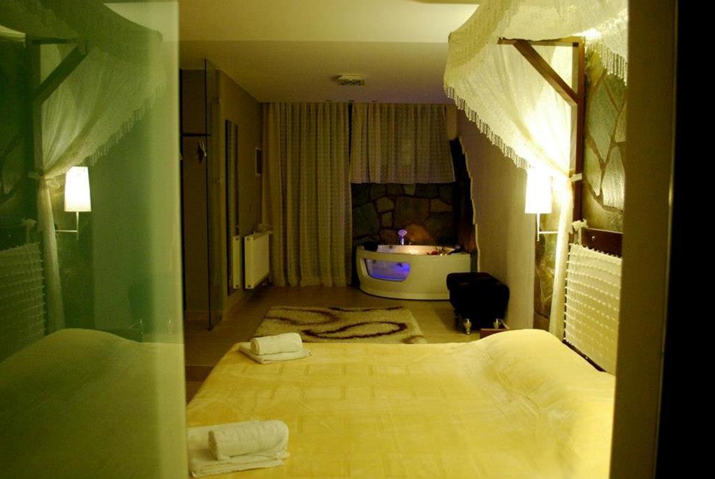 Hotel Konaki Arnea Bagian luar foto